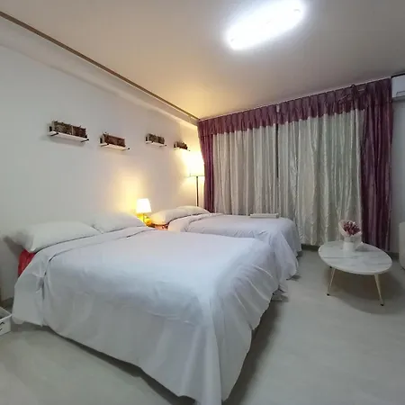 H House Villa