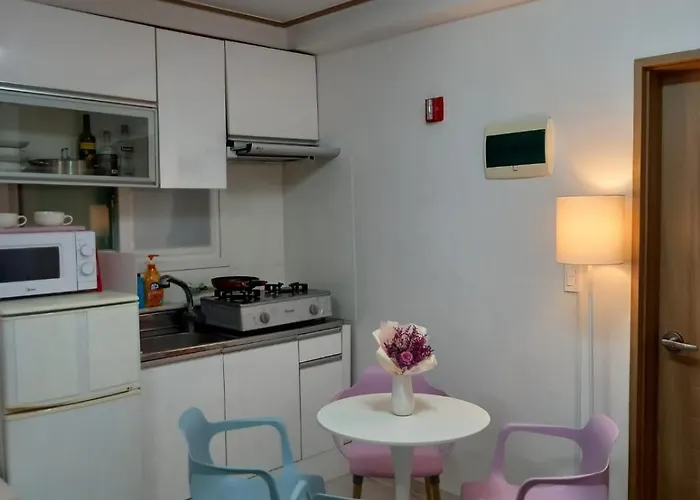 H House Villa